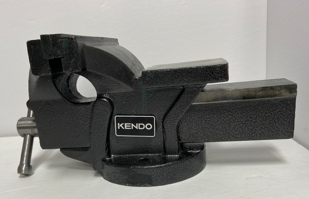 Prensa de banco de 8" base fija  